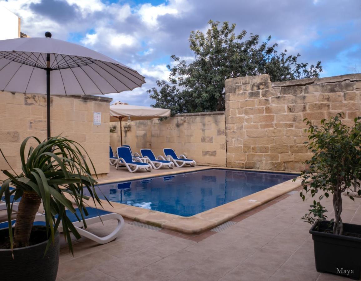 Sunny * Nadur